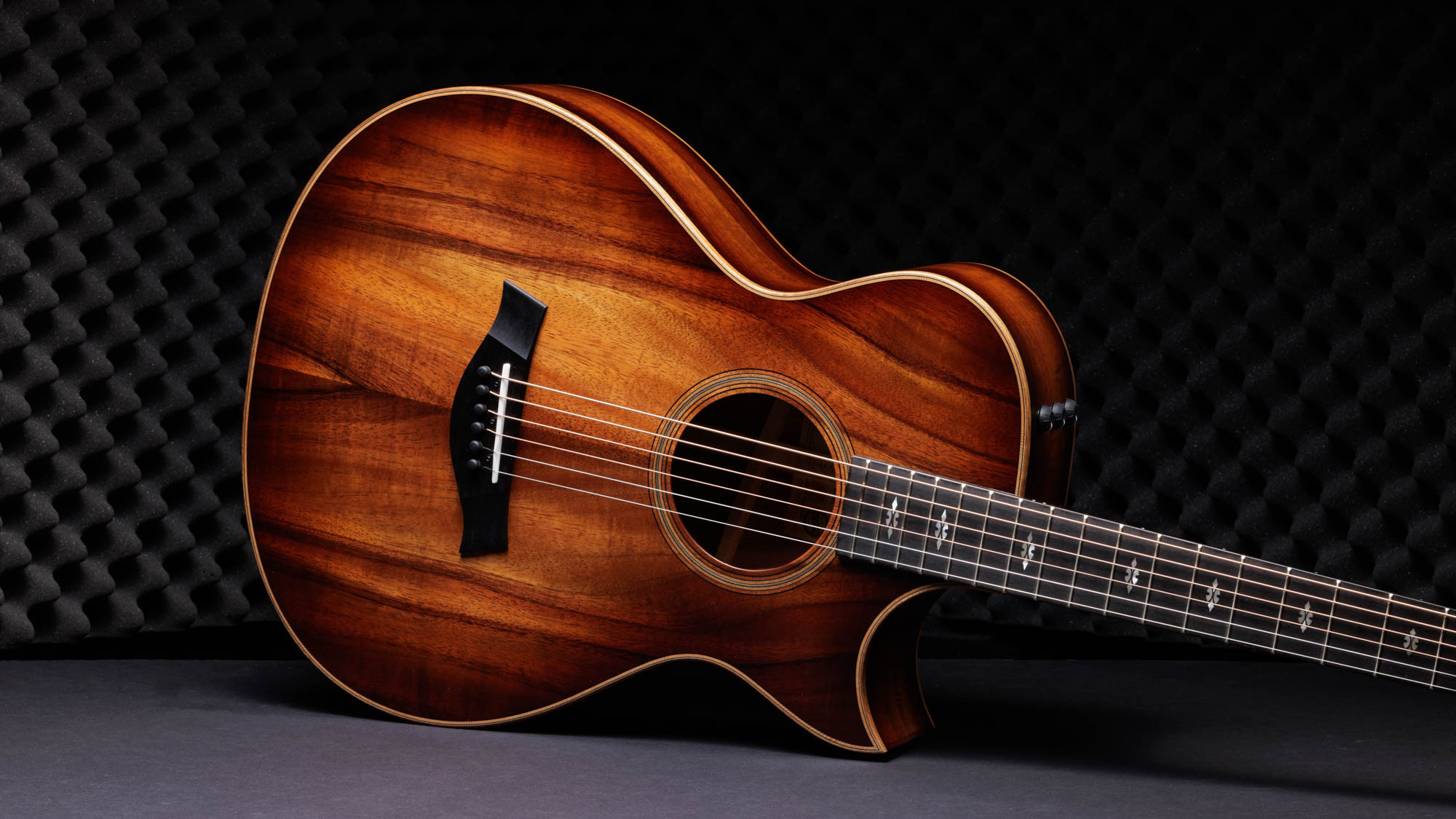 Taylor-C22ce-12-Fret-B3031-1202033145-gallery-01-2023[3].webp