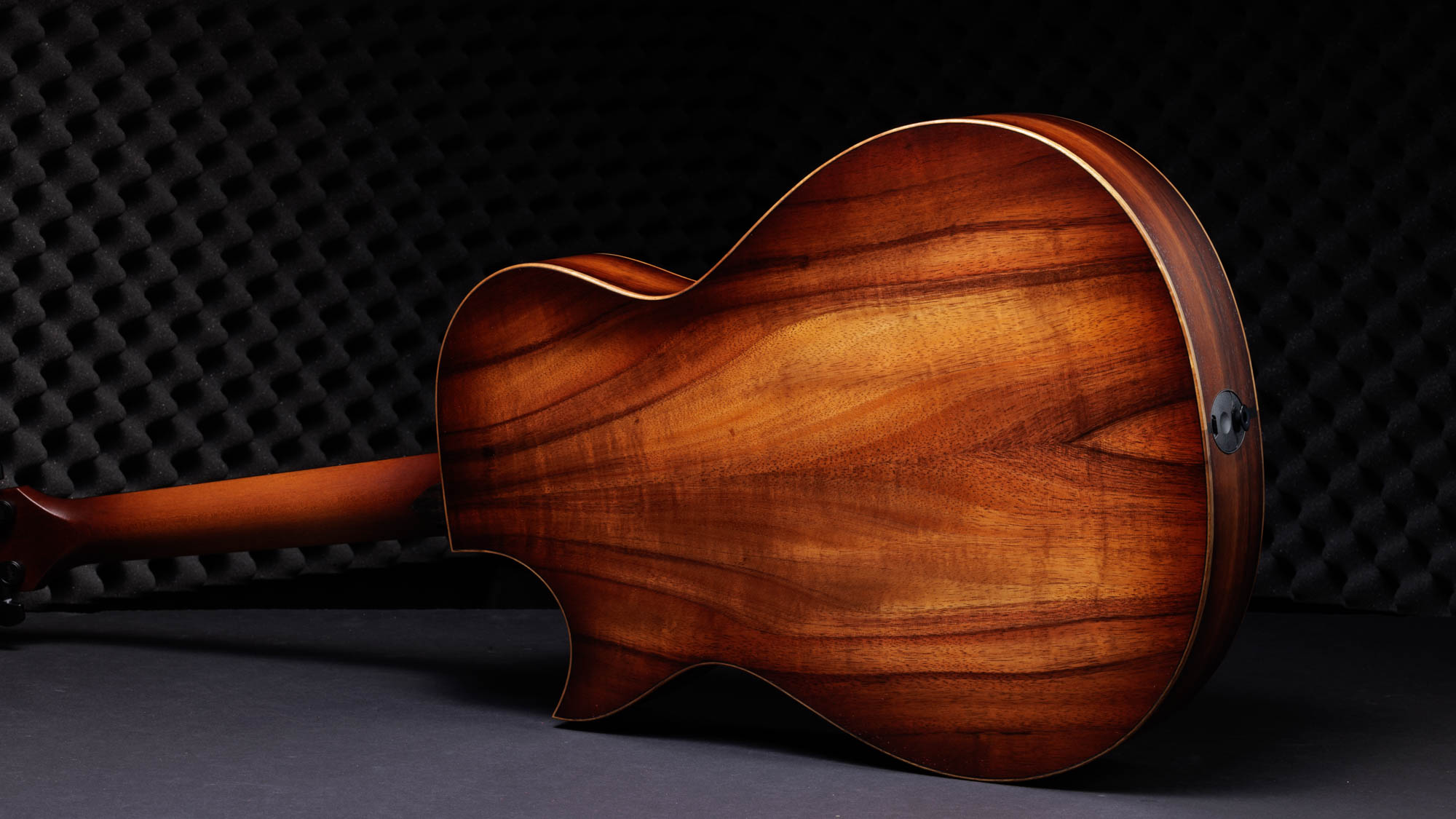 Taylor-C22ce-12-Fret-B3031-1202033145-gallery-02-2023[1].webp