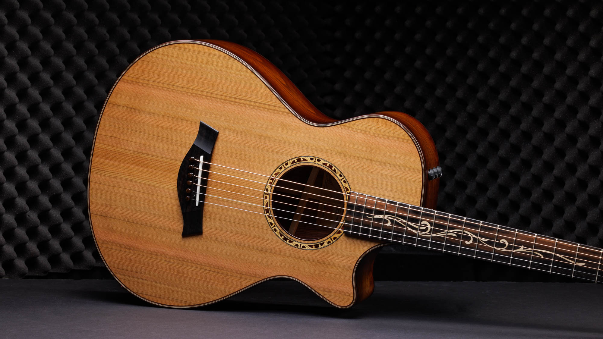 Taylor-C12ce-12-Fret-B3013-1202223129-gallery-01-2023[1].webp